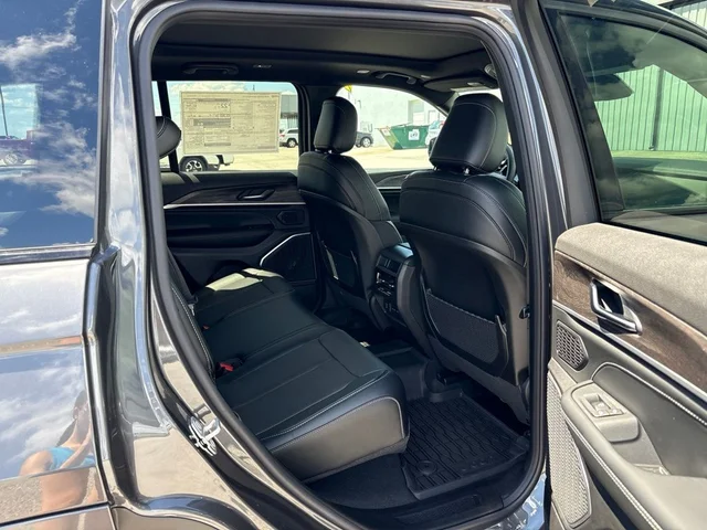 Nuevos JEEP GRAND CHEROKEE à Estados chez autogozo
