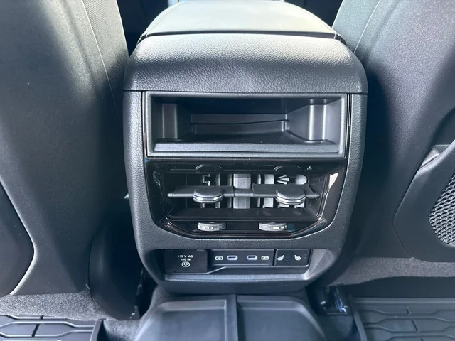 Nuevos JEEP GRAND CHEROKEE à Estados chez autogozo
