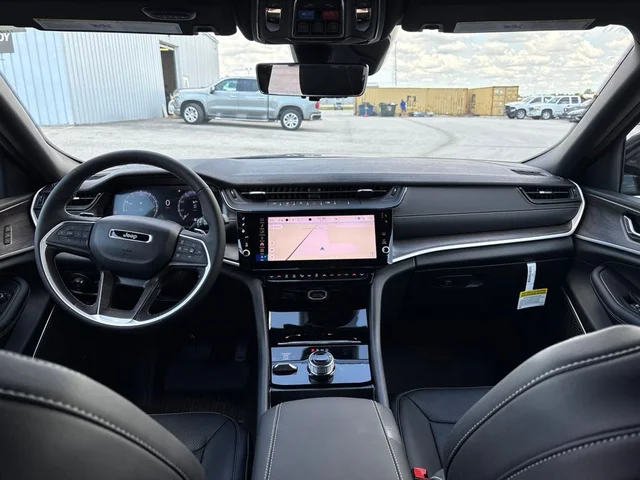 Nuevos JEEP GRAND CHEROKEE à Estados chez autogozo