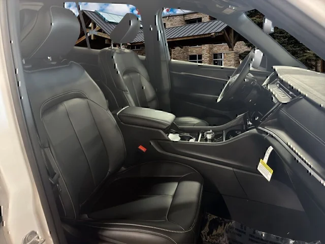 Nuevos JEEP GRAND CHEROKEE à Estados chez autogozo