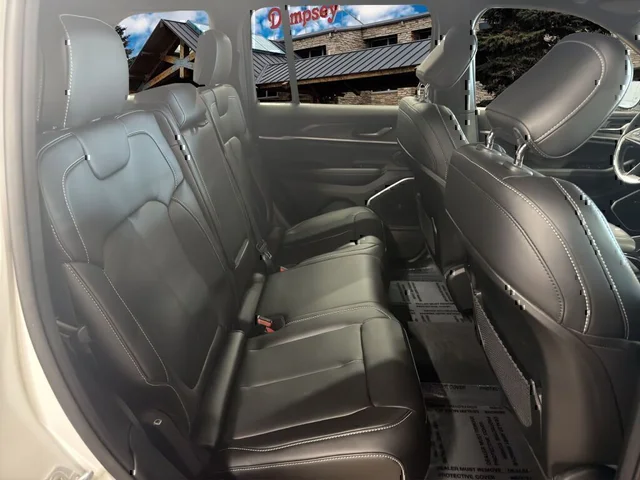 Nuevos JEEP GRAND CHEROKEE à Estados chez autogozo