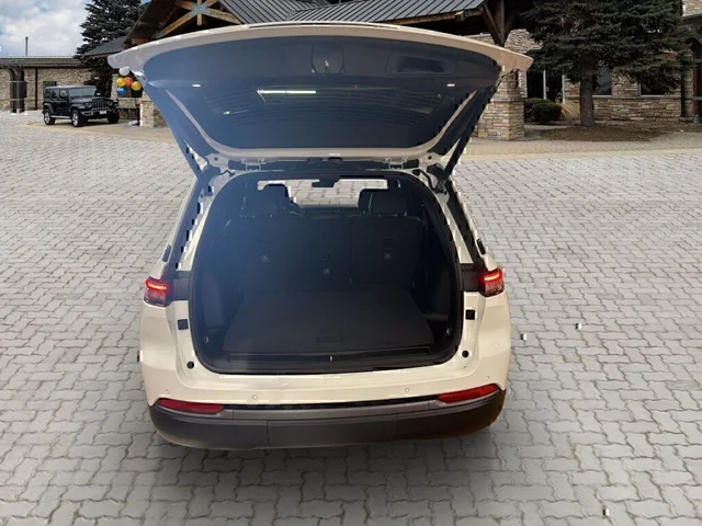 Nuevos JEEP GRAND CHEROKEE à Estados chez autogozo