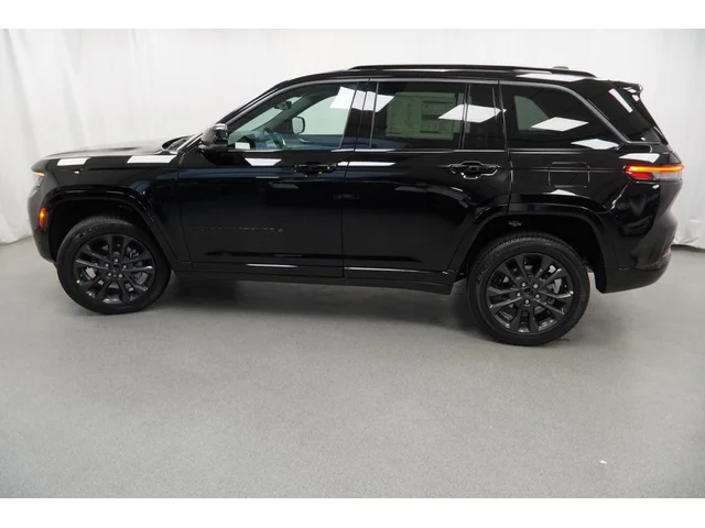 Nuevos JEEP GRAND CHEROKEE à Estados chez autogozo
