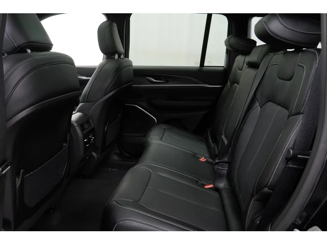 Nuevos JEEP GRAND CHEROKEE à Estados chez autogozo