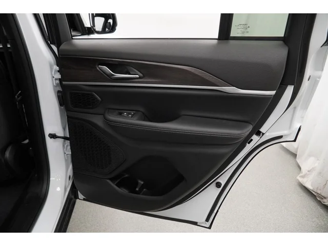 Nuevos JEEP GRAND CHEROKEE à Estados chez autogozo