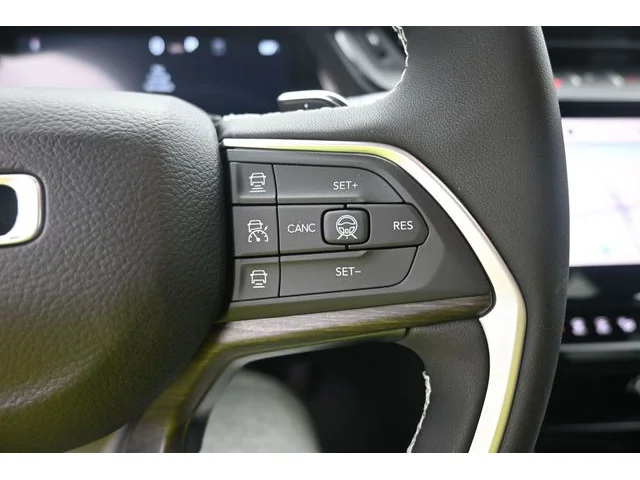Nuevos JEEP GRAND CHEROKEE à Estados chez autogozo