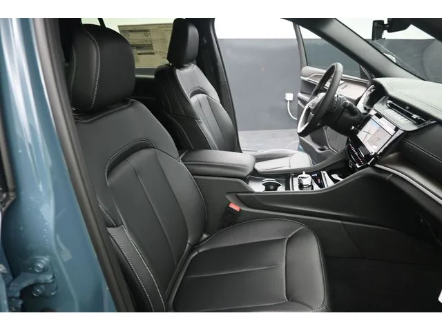 Nuevos JEEP GRAND CHEROKEE à Estados chez autogozo