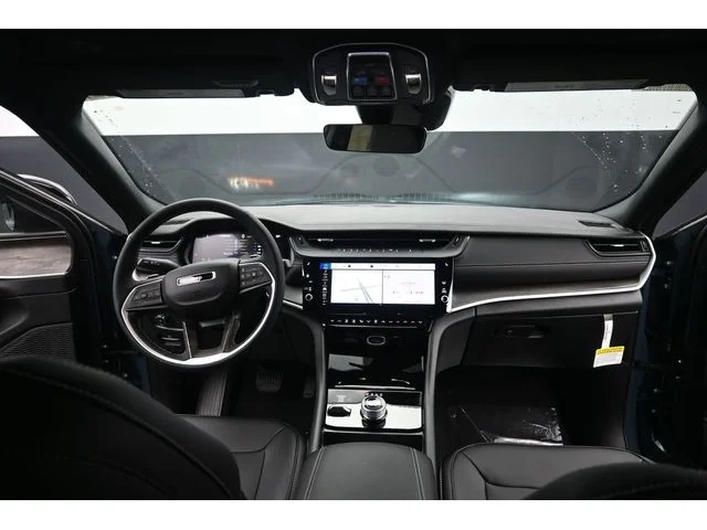 Nuevos JEEP GRAND CHEROKEE à Estados chez autogozo