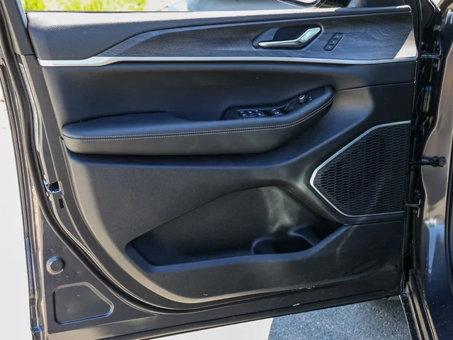 Nuevos JEEP GRAND CHEROKEE à Estados chez autogozo