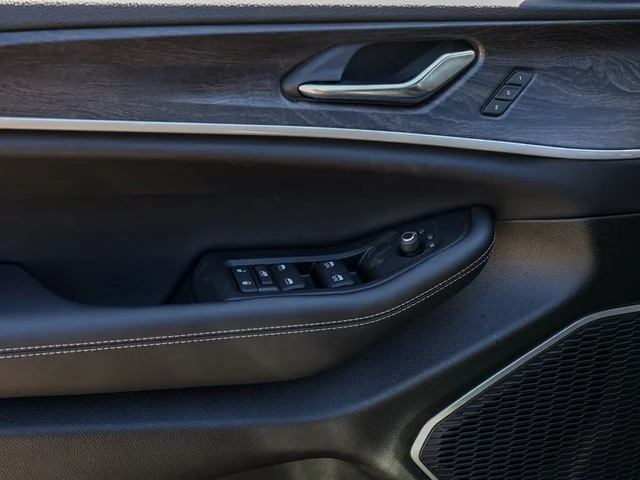 Nuevos JEEP GRAND CHEROKEE à Estados chez autogozo
