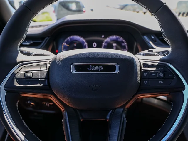 Nuevos JEEP GRAND CHEROKEE à Estados chez autogozo
