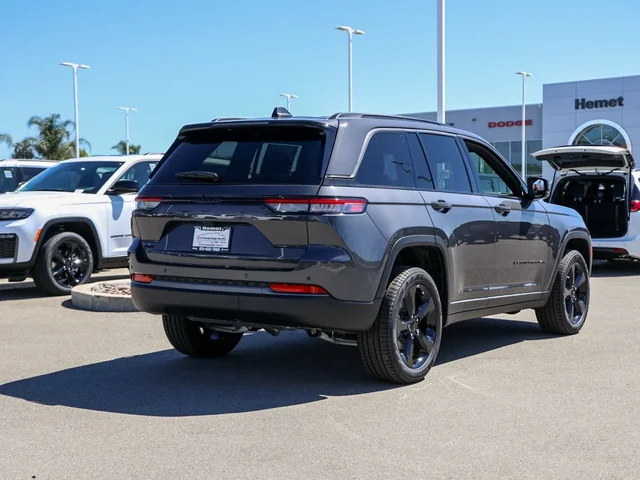 Nuevos JEEP GRAND CHEROKEE à Estados chez autogozo