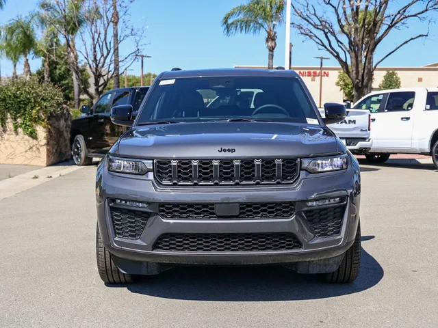 Nuevos JEEP GRAND CHEROKEE à Estados chez autogozo