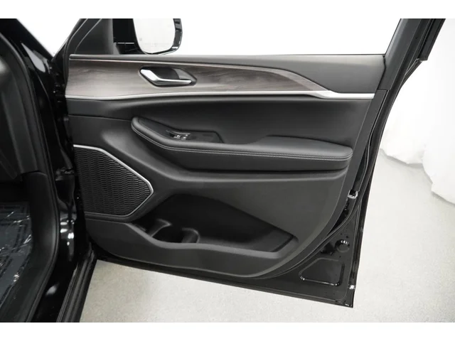 Nuevos JEEP GRAND CHEROKEE à Estados chez autogozo