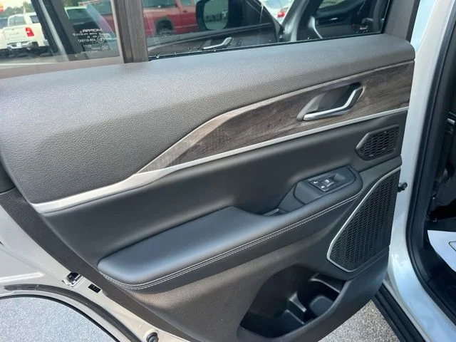 Nuevos JEEP GRAND CHEROKEE à Estados chez autogozo