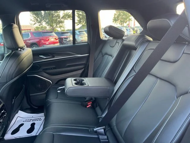 Nuevos JEEP GRAND CHEROKEE à Estados chez autogozo