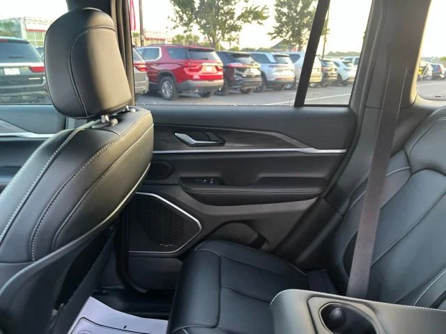 Nuevos JEEP GRAND CHEROKEE à Estados chez autogozo