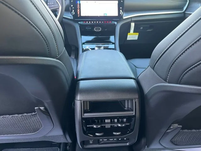 Nuevos JEEP GRAND CHEROKEE à Estados chez autogozo