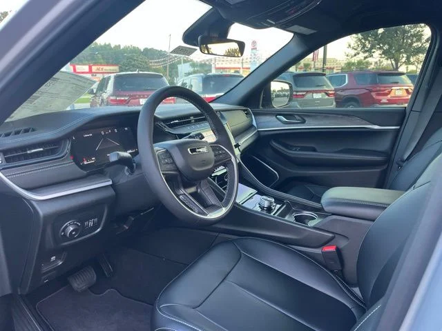 Nuevos JEEP GRAND CHEROKEE à Estados chez autogozo