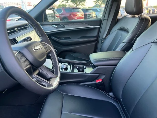 Nuevos JEEP GRAND CHEROKEE à Estados chez autogozo
