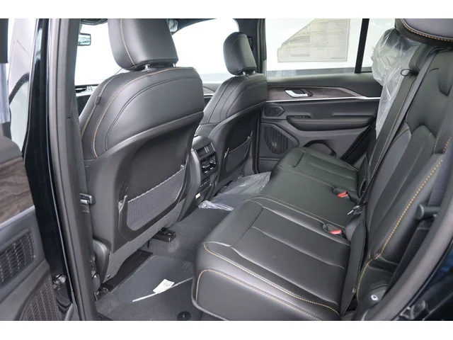 Nuevos JEEP GRAND CHEROKEE à Estados chez autogozo