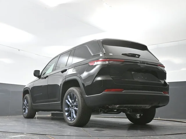 Nuevos JEEP GRAND CHEROKEE à Estados chez autogozo