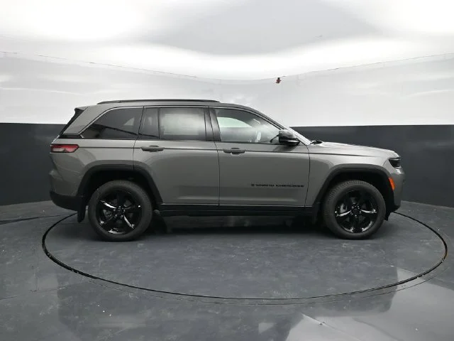Nuevos JEEP GRAND CHEROKEE à Estados chez autogozo