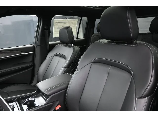 Nuevos JEEP GRAND CHEROKEE à Estados chez autogozo
