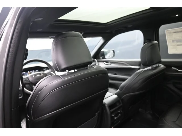 Nuevos JEEP GRAND CHEROKEE à Estados chez autogozo