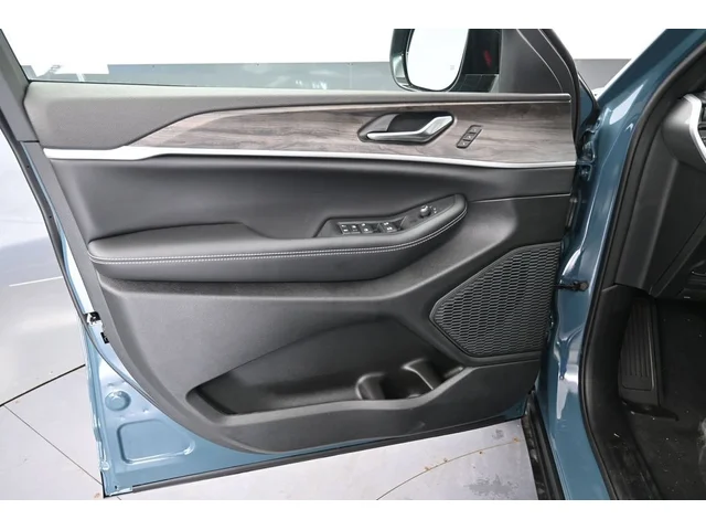 Nuevos JEEP GRAND CHEROKEE à Estados chez autogozo