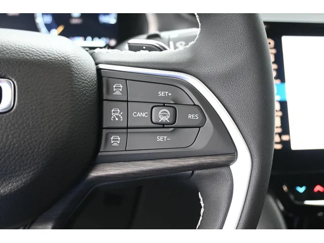 Nuevos JEEP GRAND CHEROKEE à Estados chez autogozo