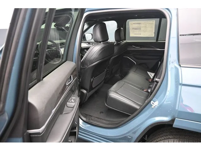 Nuevos JEEP GRAND CHEROKEE à Estados chez autogozo