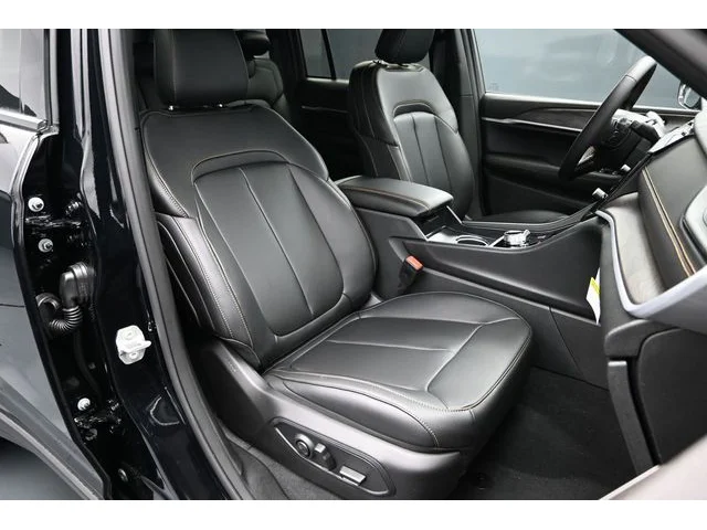 Nuevos JEEP GRAND CHEROKEE à Estados chez autogozo
