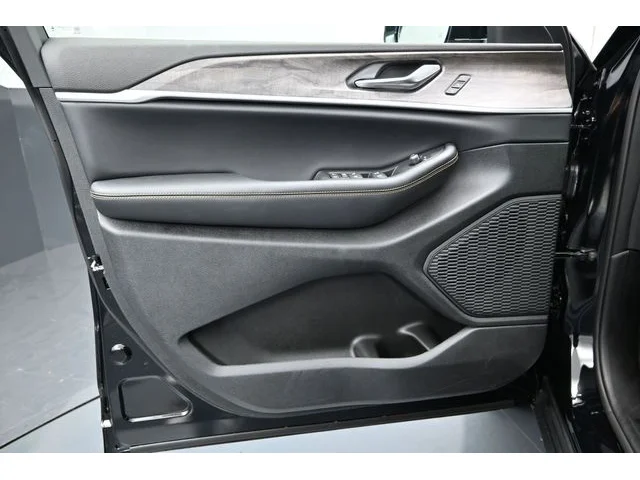 Nuevos JEEP GRAND CHEROKEE à Estados chez autogozo