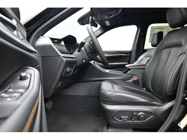 Nuevos JEEP GRAND CHEROKEE à Estados chez autogozo