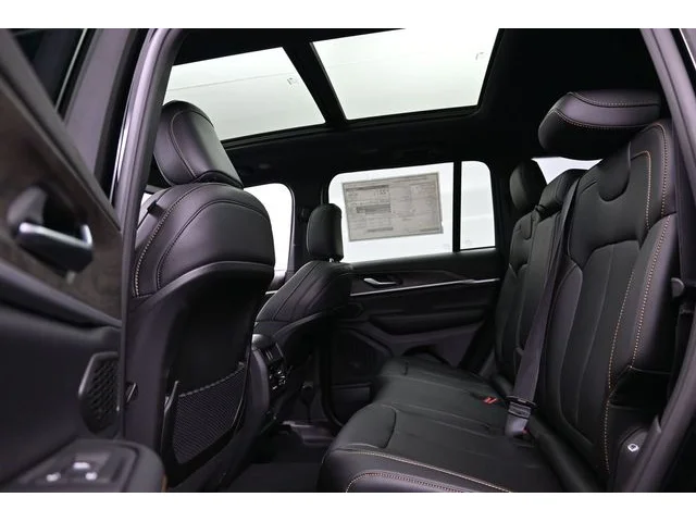 Nuevos JEEP GRAND CHEROKEE à Estados chez autogozo