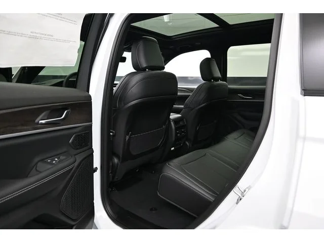 Nuevos JEEP GRAND CHEROKEE à Estados chez autogozo