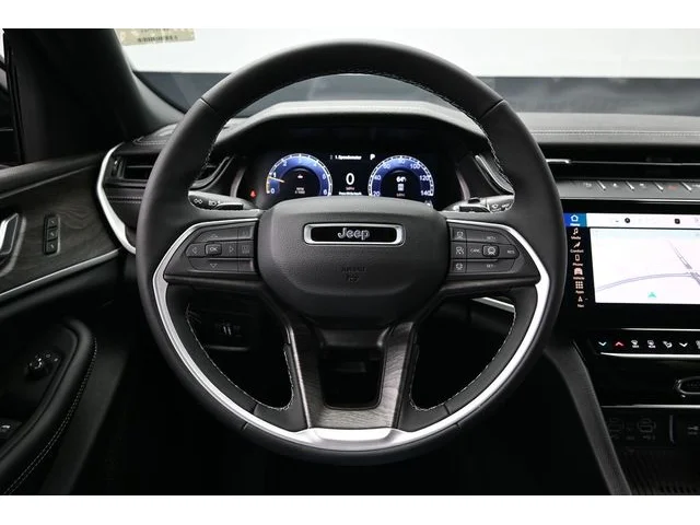 Nuevos JEEP GRAND CHEROKEE à Estados chez autogozo