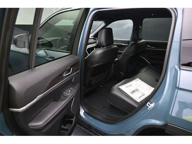 Nuevos JEEP GRAND CHEROKEE à Estados chez autogozo