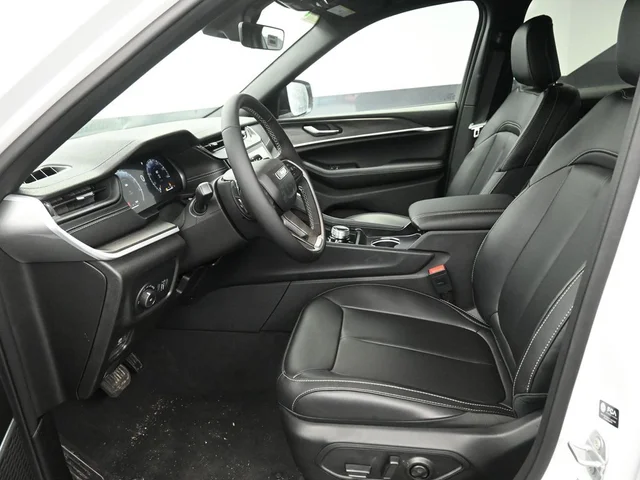 Nuevos JEEP GRAND CHEROKEE à Estados chez autogozo