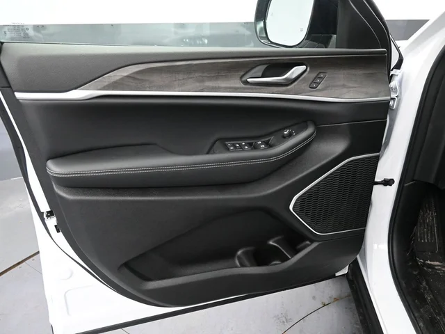 Nuevos JEEP GRAND CHEROKEE à Estados chez autogozo