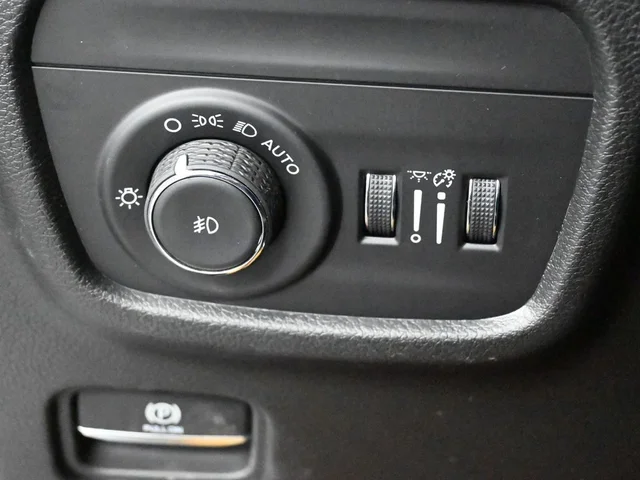 Nuevos JEEP GRAND CHEROKEE à Estados chez autogozo