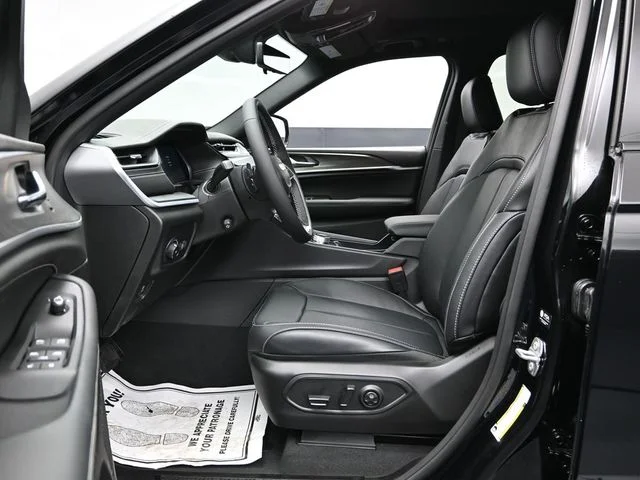 Nuevos JEEP GRAND CHEROKEE à Estados chez autogozo