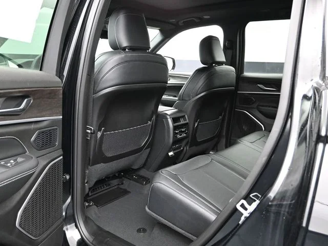 Nuevos JEEP GRAND CHEROKEE à Estados chez autogozo