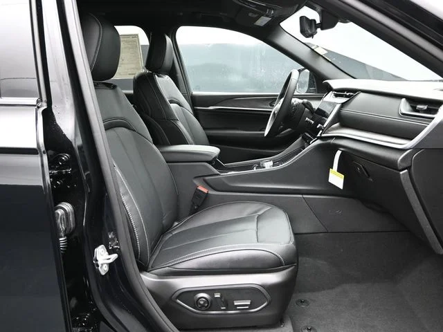 Nuevos JEEP GRAND CHEROKEE à Estados chez autogozo