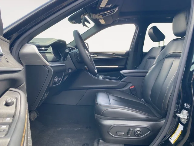 Nuevos JEEP GRAND CHEROKEE à Estados chez autogozo