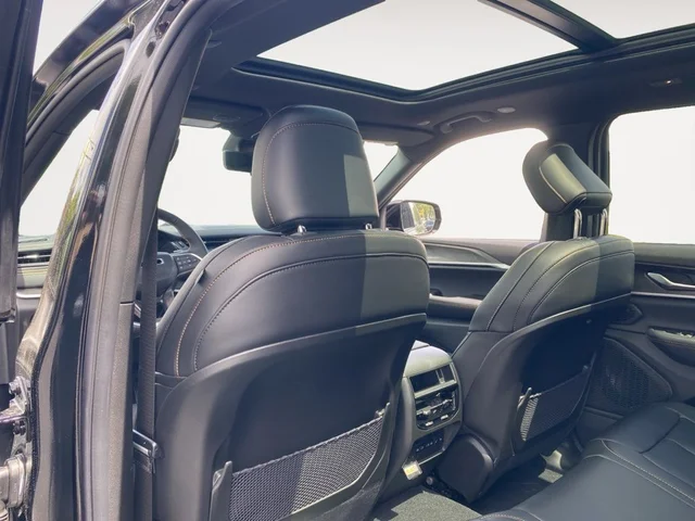 Nuevos JEEP GRAND CHEROKEE à Estados chez autogozo