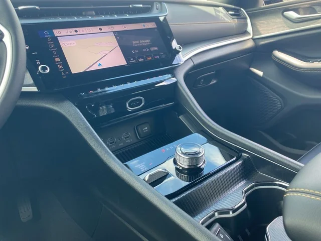 Nuevos JEEP GRAND CHEROKEE à Estados chez autogozo