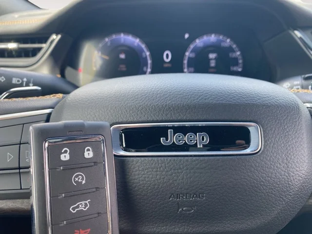 Nuevos JEEP GRAND CHEROKEE à Estados chez autogozo