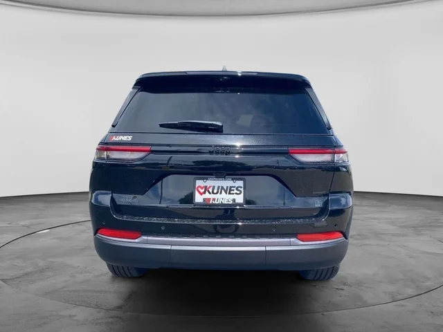 Nuevos JEEP GRAND CHEROKEE à Estados chez autogozo